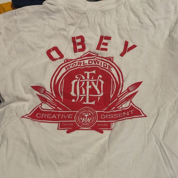 Assorted tees all small! Great for kids or that female - Picture 5 of 8